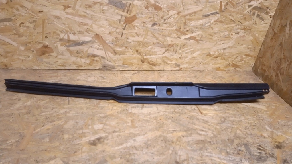 фото №1, Mercedes kaczka молдинг порог порог багажника 6117430030 оригинал