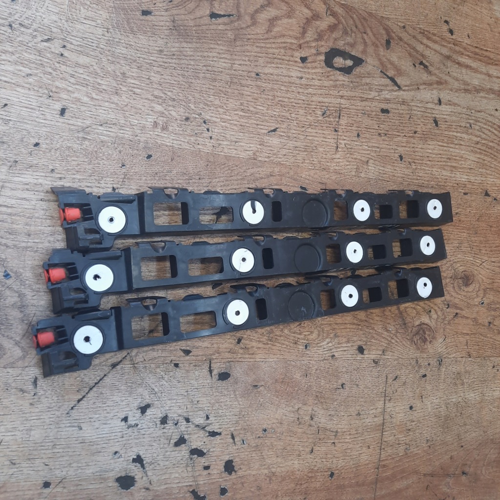 фото №1, Opel оригінальний номер 13239129 напрямна бампера