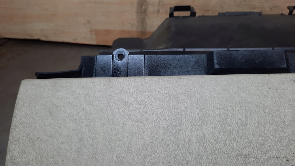 фото №5, Бардачок пасажира volvo xc70 ii 07-16r