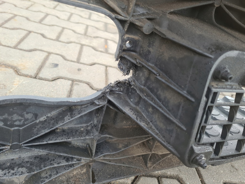 фото №11, Бампер kompletny перед з лампи renault midlum dxi dci