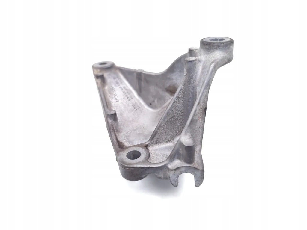 Nissan juke кронштейн генератора 1.0 бензин 84kw 114 hp 117107507r 2020 Недорого