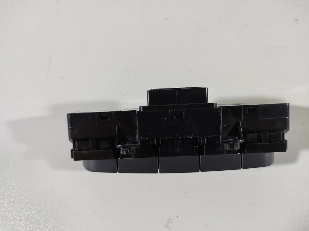 фото №14, Kia stonic 17- панель керування вимикач 93300-h8840