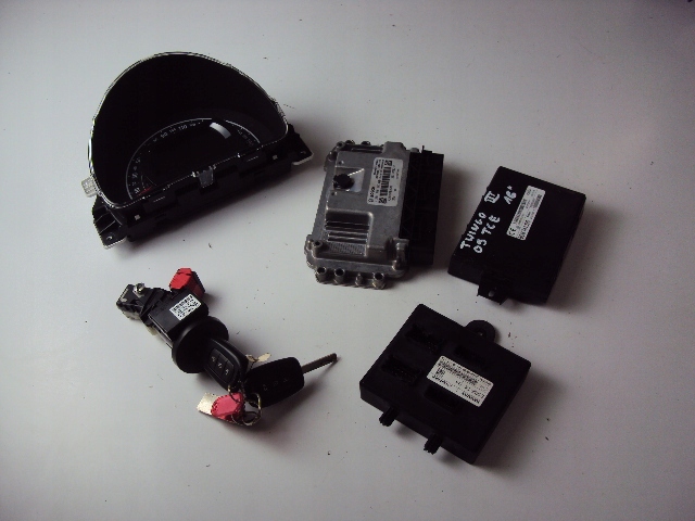 фото №1, Бортовой компьютер набор стартовый ключ renault twingo iii