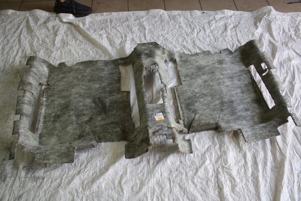 фото №10, Шумоизоляция пол задняя vw golf 4 octavia 1 1j0863955 1u1863955