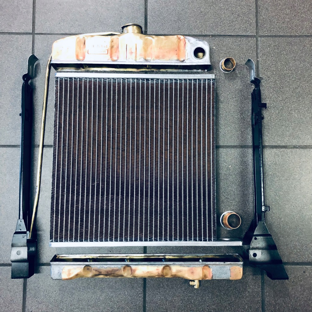 Радиатор воды mercedes w120 w121 усилитель бампера оригинал! с Разборки