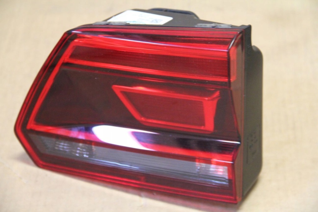 фото №1, Лампа led задня правий vw atlas 20-23 3cn945094a