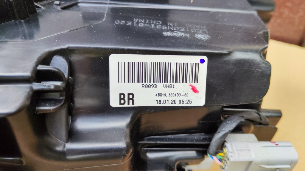 Купить Outlander рестайлинг  19- фара перед full led правый  r европа