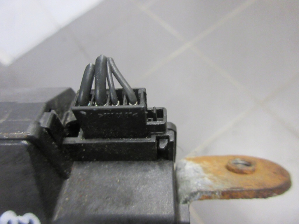 фото №6, Замок крышки багажника задняя alfa romeo giulietta