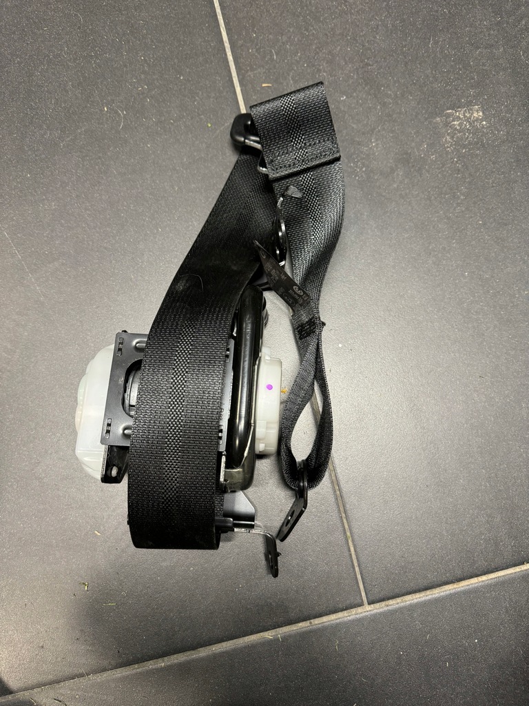 фото №1, Toyota prius iv 4 2017 2018 2019 pas натягувач правий задня