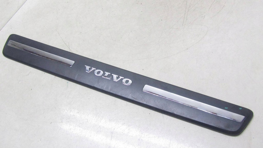 фото №1, Volvo xc60 молдинг накладка порог левая перед 31349002