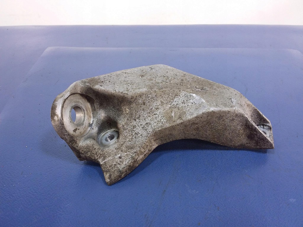 фото №7, Audi a8 d2 2.8 v6 кронштейн коробки левая 4d0399107a