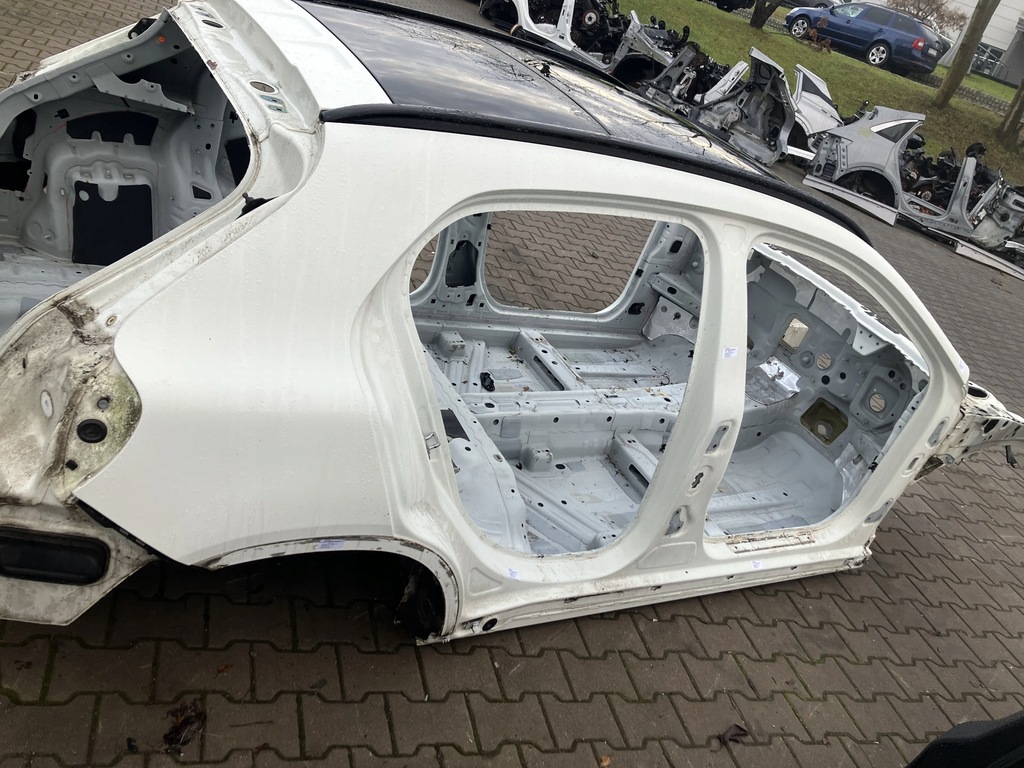 фото №1, Поріг повний довгий правий чверть mercedes gla x156 лак 650