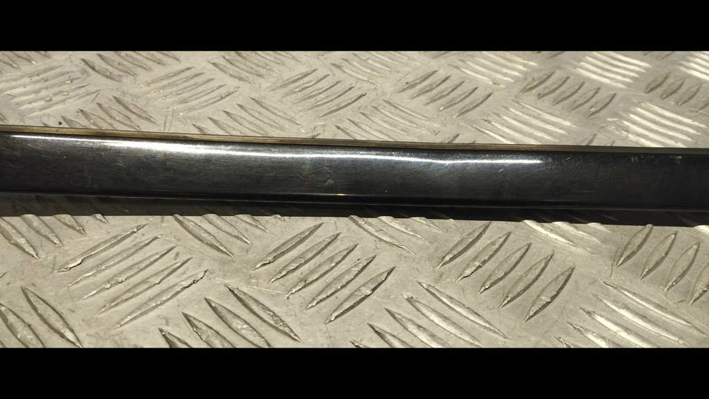 фото №5, Bmw f21 молдинг стекло правая