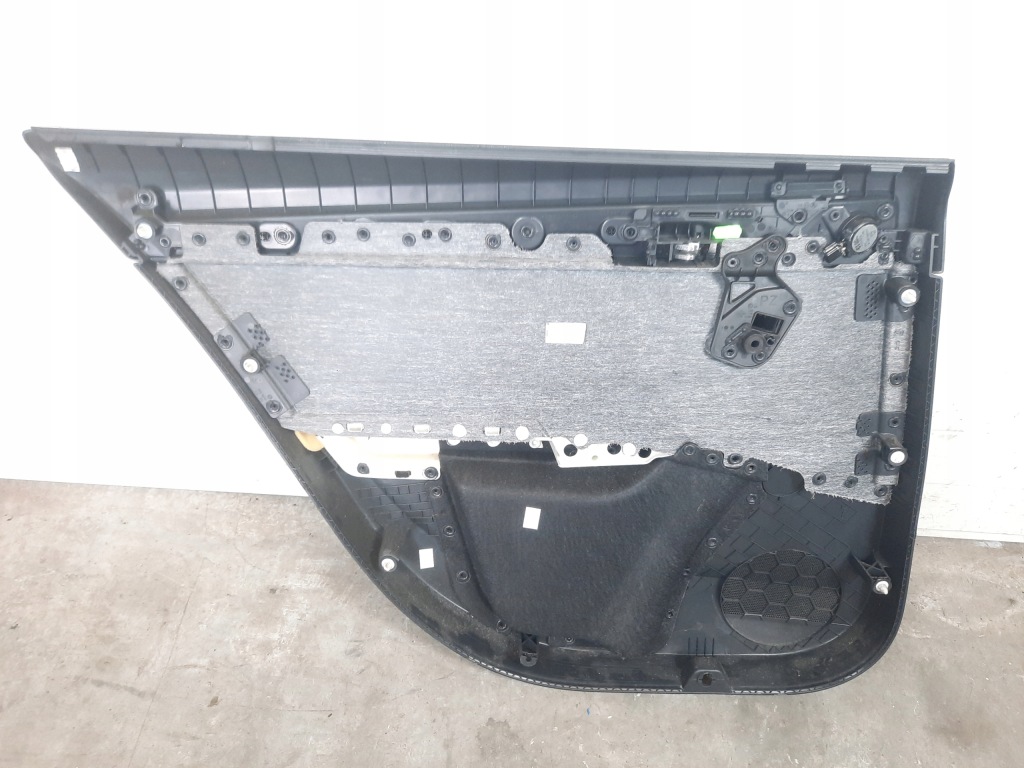 фото №4, Skoda octavia iii обшивка обивка дверь правый задняя