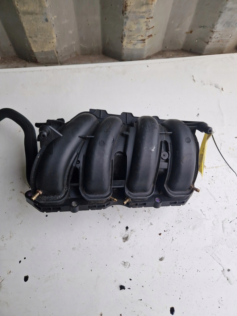 Коллектор впускной  mini r55 r56 1.6 1.4 peugeot Цена