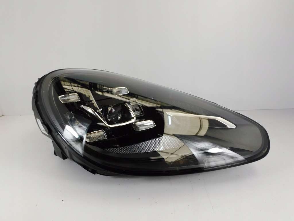 фото №1, Porsche cayenne 7p5 lift лампа правая matrix led full led 7p5941036k