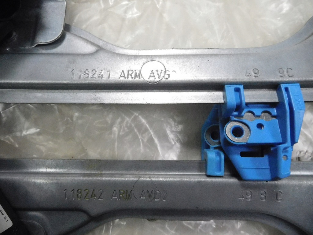 фото №7, Подъемники окон перед renault modus оригинальный номер 8200748379