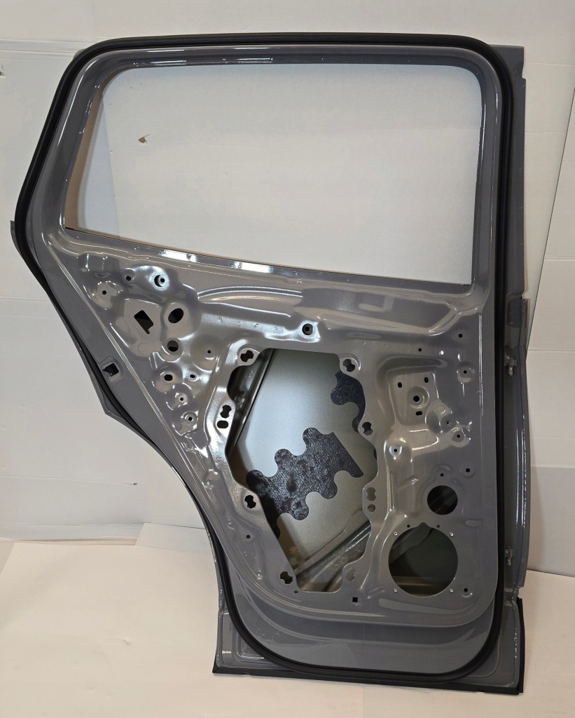 Купити Vw id4 id.4 двері ліва задній 11a833311 la7c moonstone grey szary