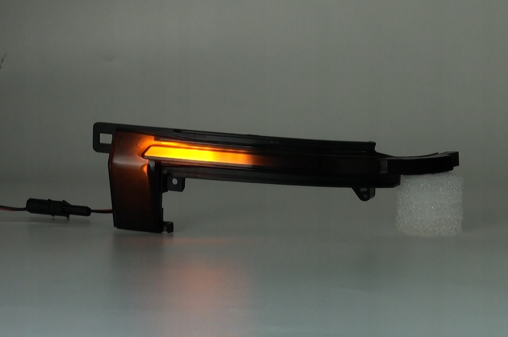 фото №7, Audi r8 динамические поворотники smoke w зеркало