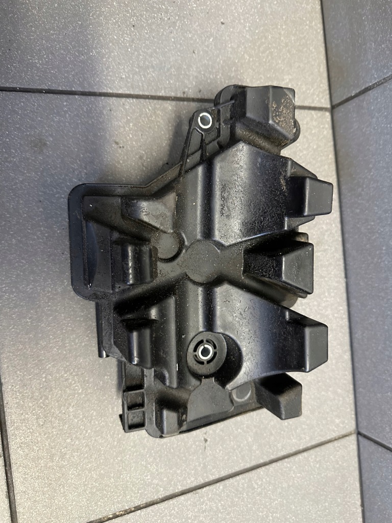 фото №1, Бак клапан вакуумa audi a8 d4 4.2 fsi cdra