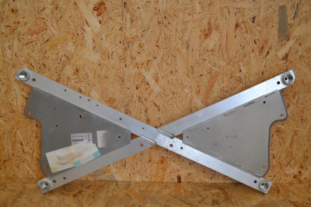 фото №1, Bmw i3 усилитель распорка балка