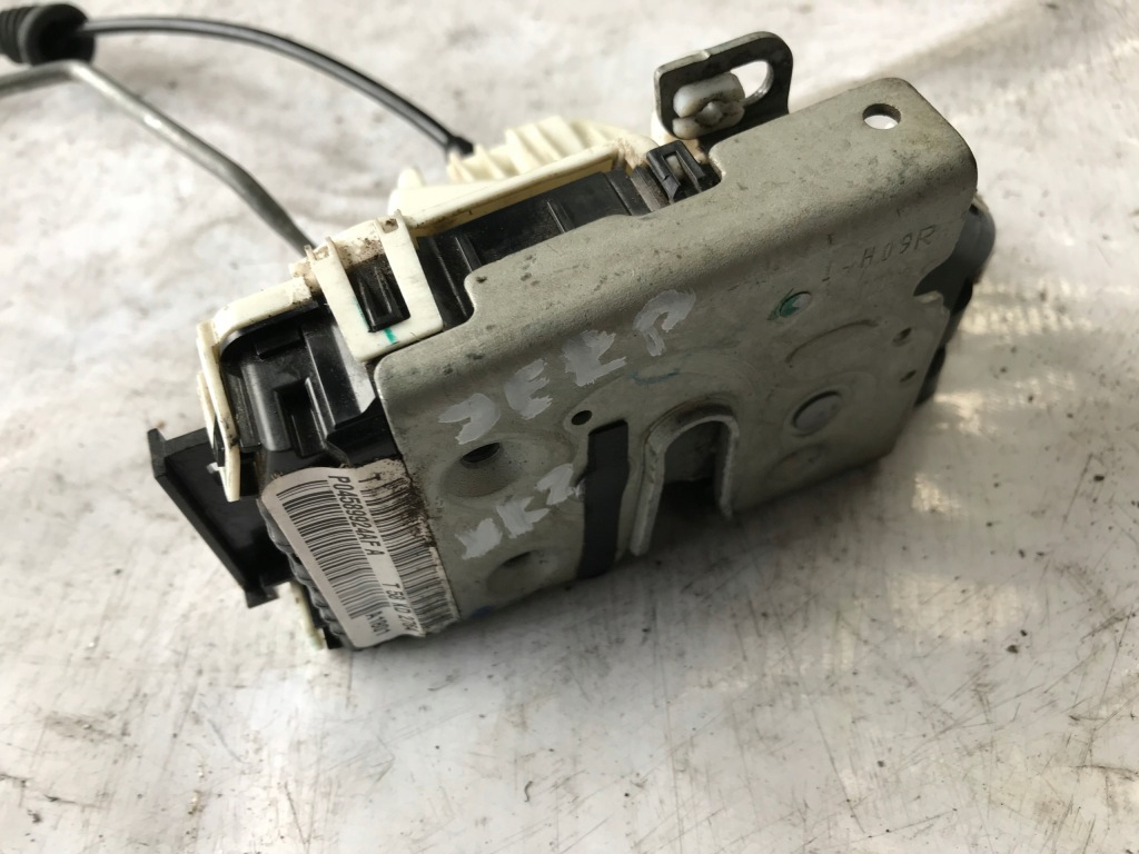 фото №5, Jeep grand cherokee wk2 замок дверь правый перед eu