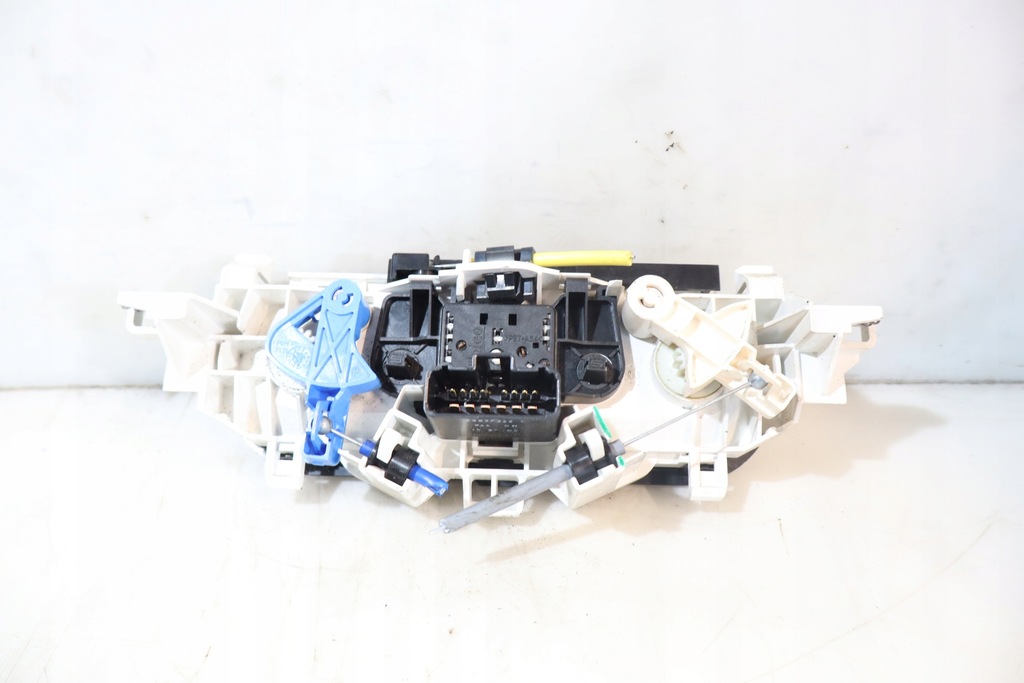 фото №3, Панель керування обдув renault twingo ii