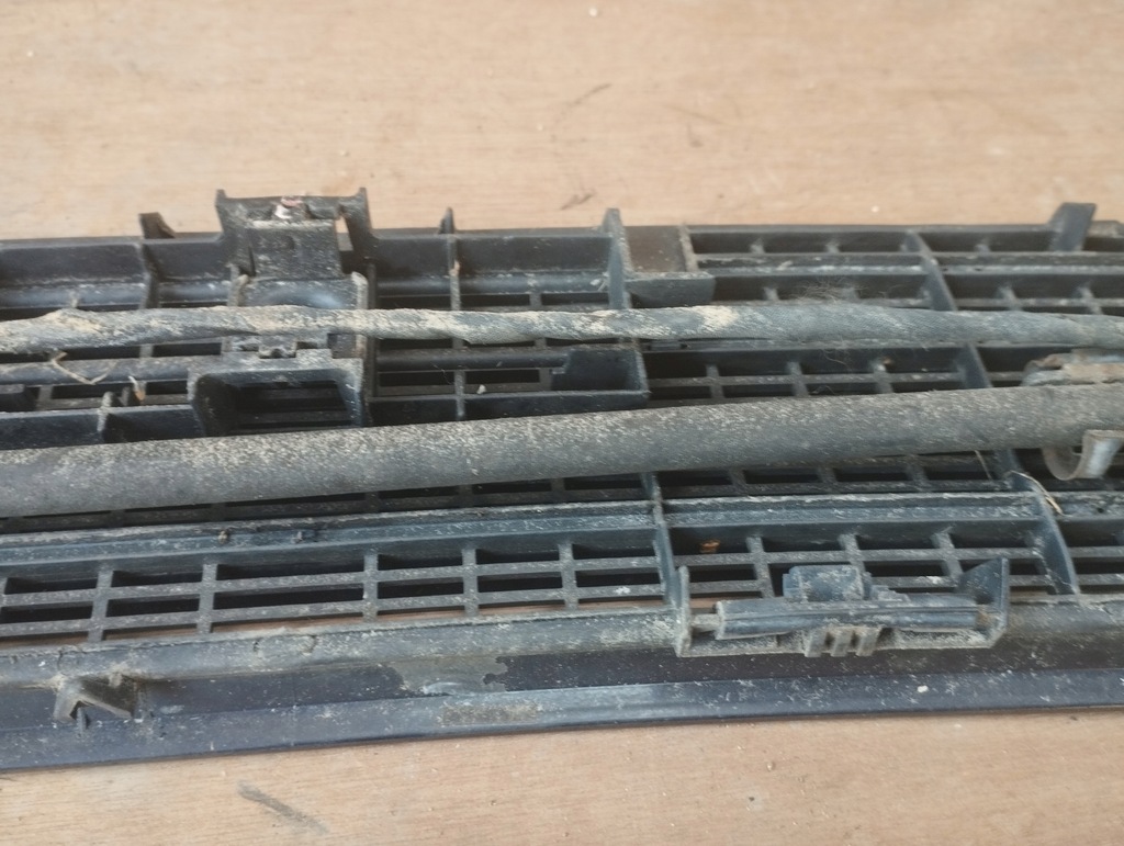 фото №13, Mercedes w203 решётка впуск воздуха капот a2038800205