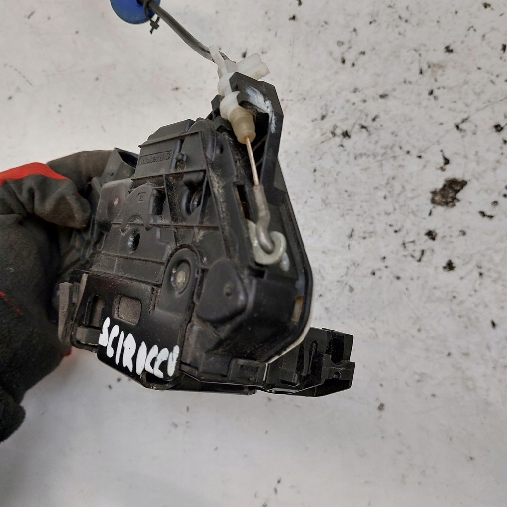 фото №8, Volkswagen vw scirocco 3 замок дверь левый перед 7pin 5n1837015a