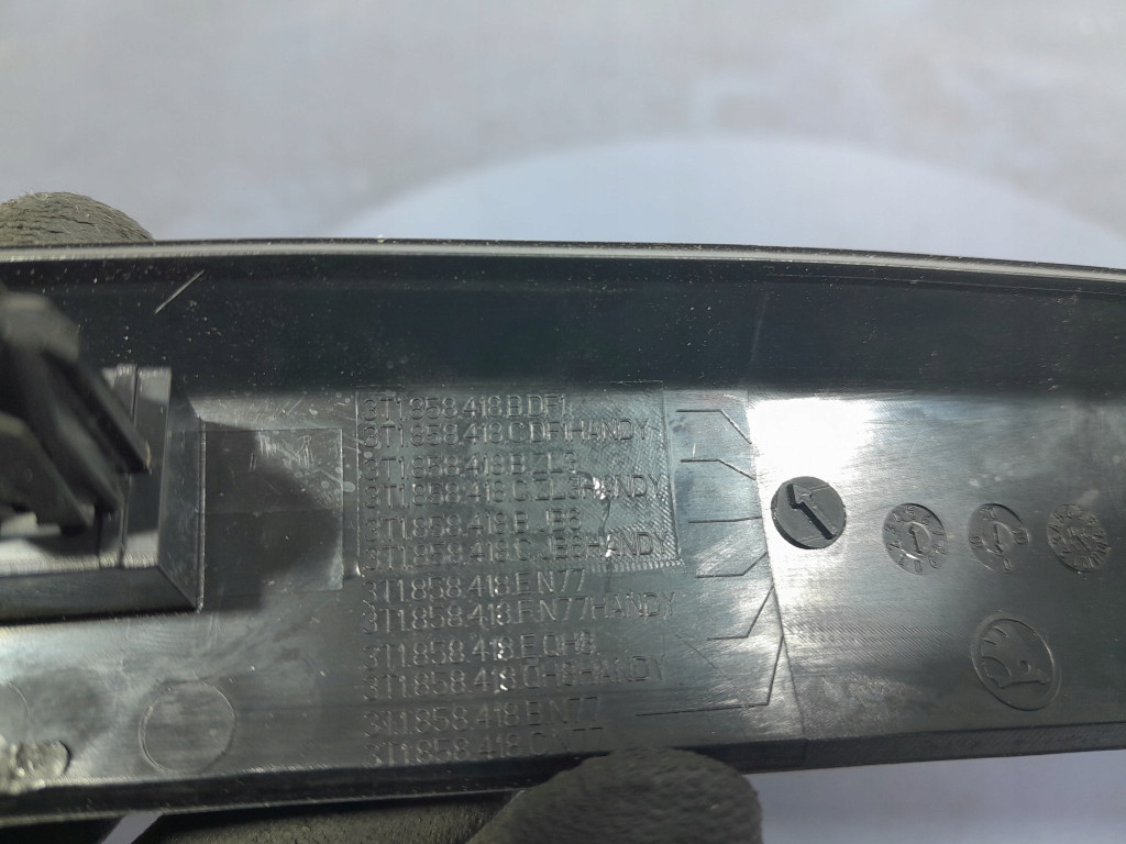 фото №8, Skoda superb ii lift накладки декори панелі панель приладів eu 3 szt 3t1858418b