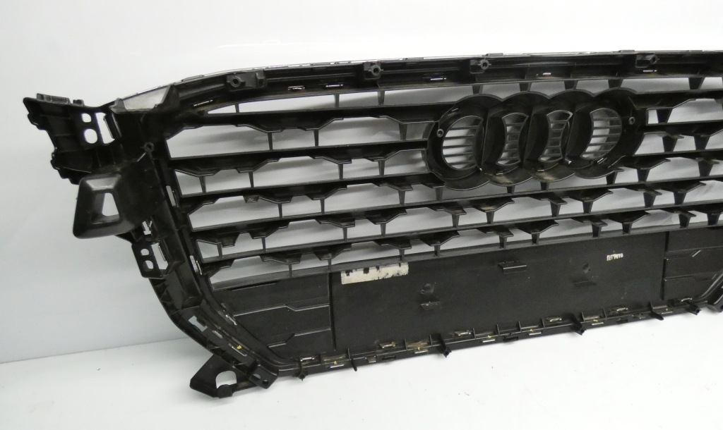 Audi q2 lift 81a853651 2020- решітка радіатора решітка радіатора решітка радіатора бампера перед в Україні