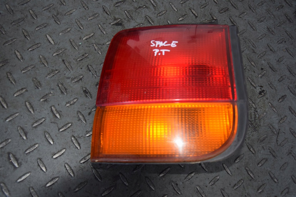 фото №1, Лампа левый задняя mitsubishi space runner i