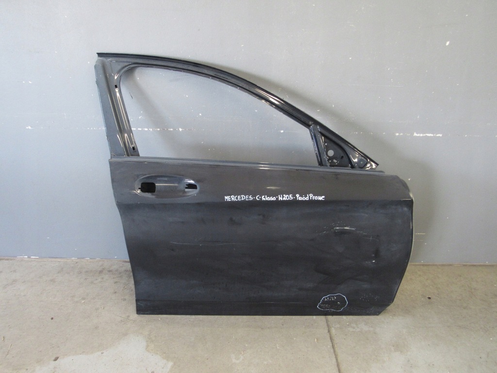 фото №1, Mercedes w205 c-klasa дверь правое перед