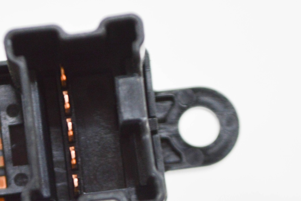 фото №7, Nissan leaf ze0 перемикач керування скло задніх правих двері 25411-1k