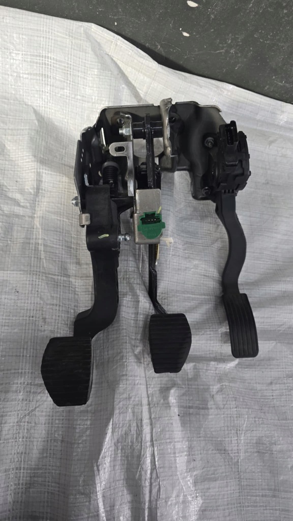 фото №1, Педаль гальма зчеплення газу комплект opel crossland x 9802461380