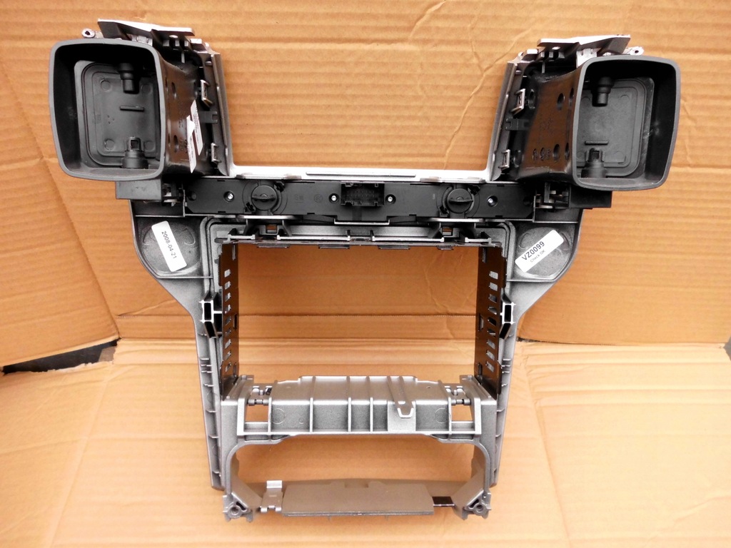 фото №3, Рамка радио opel zafira b 13100109 xx lift