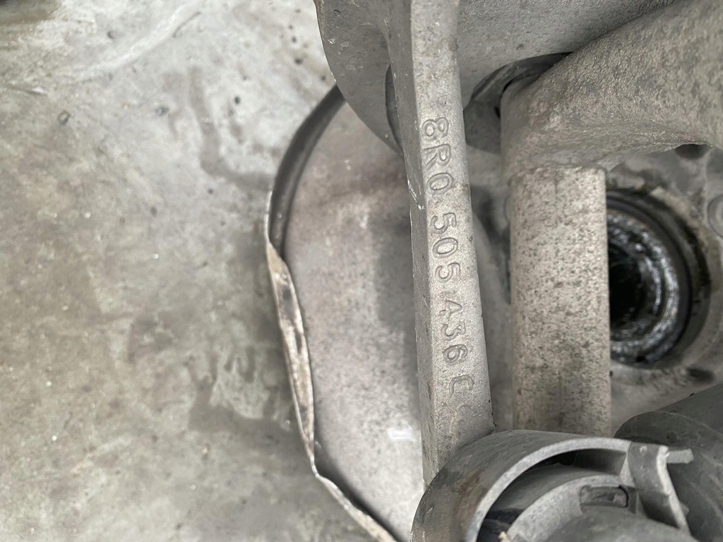 фото №12, Macan 95b поворотный кулак правая задняя 8r0505436c