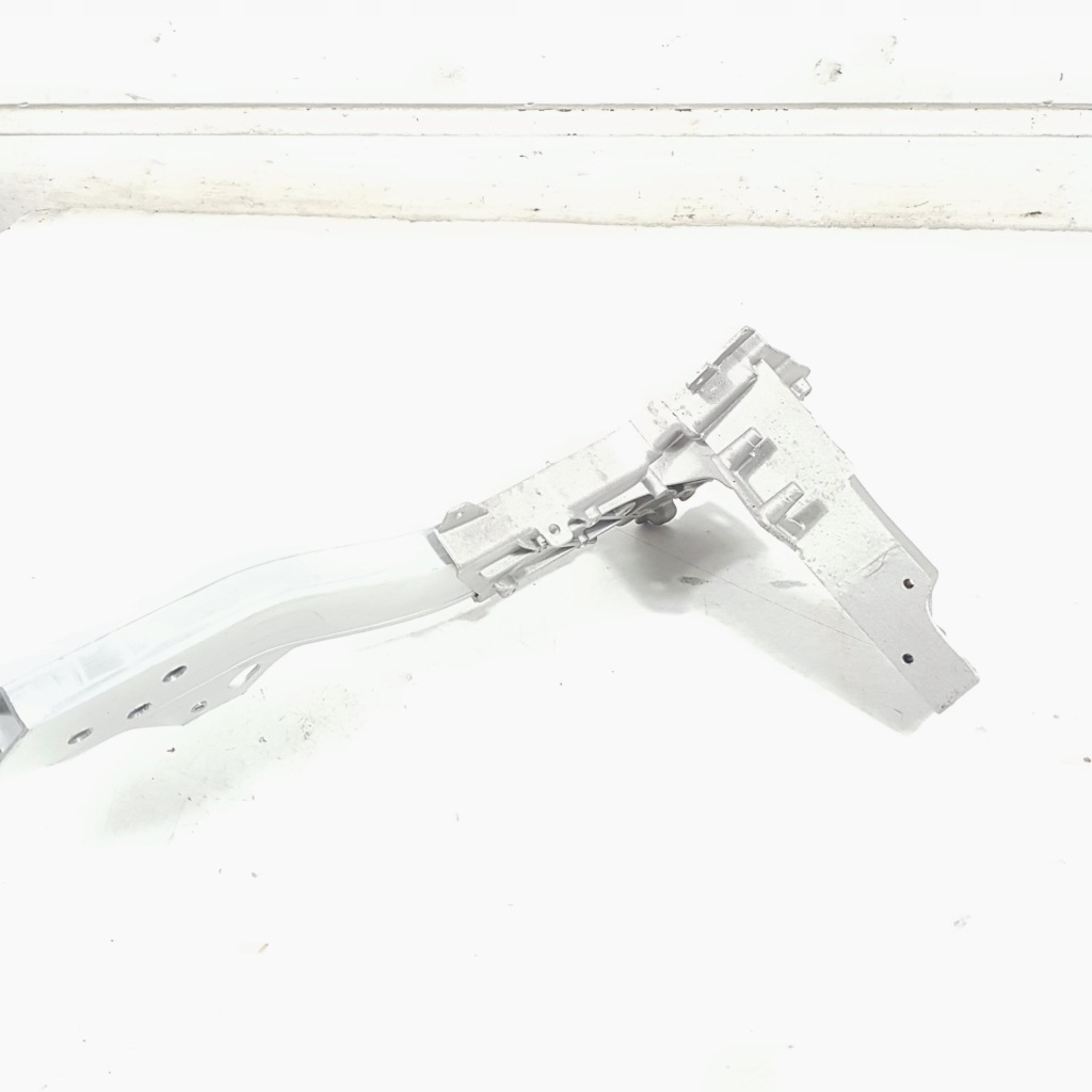 фото №1, Кронштейн панель фары кронштейн mercedes cls w257