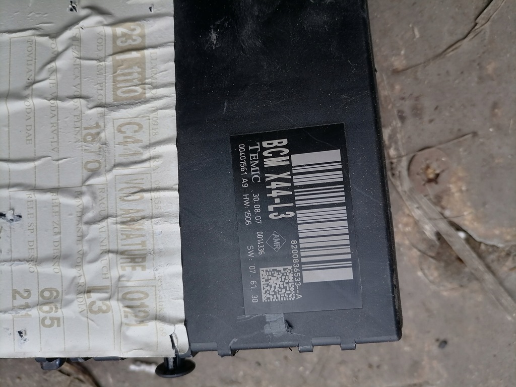 фото №4, Коробка модуль bcm renault twingo ii 8200836533