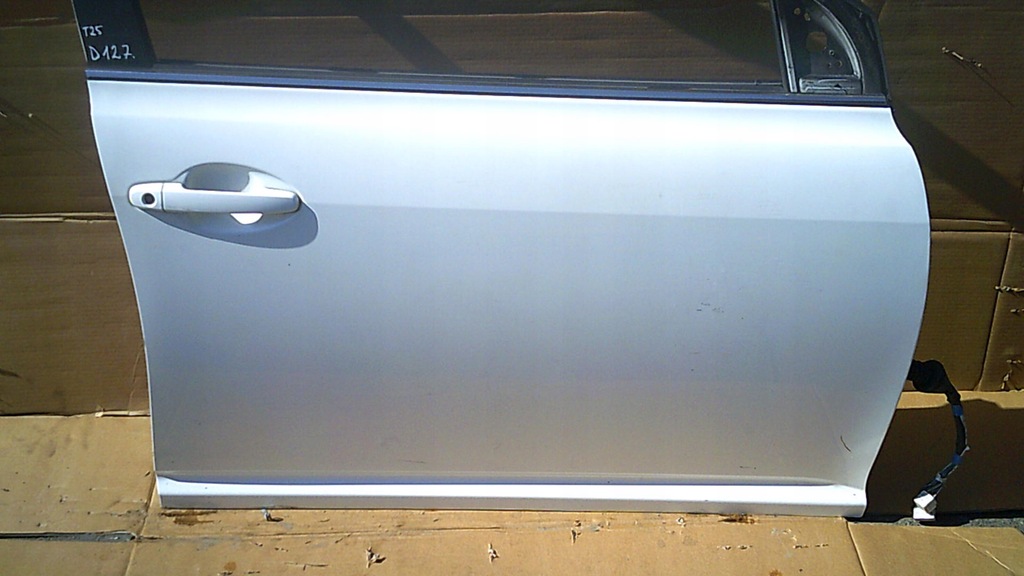 фото №4, Toyota avensis t25 двері праве передні