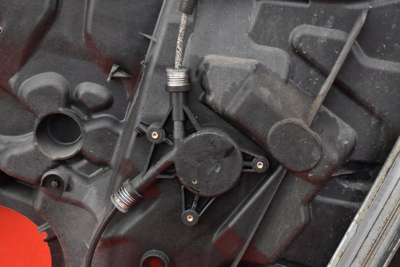 фото №6, Підйомник скло лівий перед eu bp4k5997x mazda 3 1 i bk 03-06