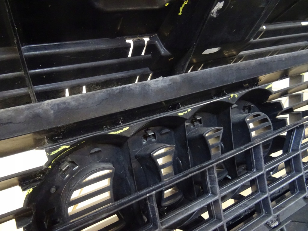 Audi a4 b7 8e 2005- бампер перед передний 8e0807437ag llu с Разборки