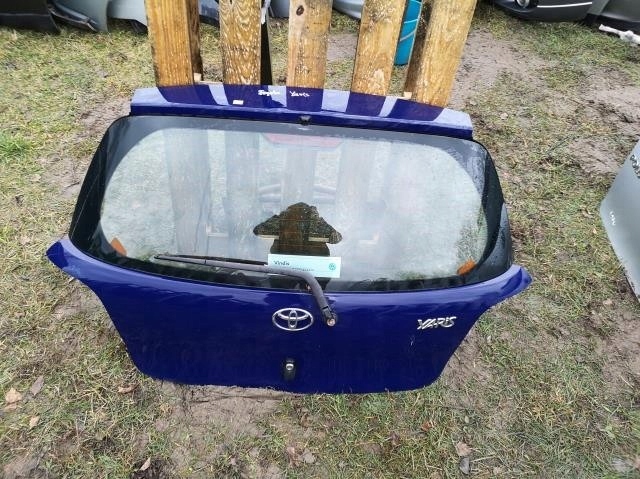 фото №1, Toyota yaris крышка багажника задняя стекло