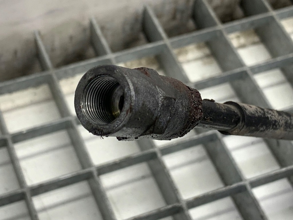 фото №2, Шланг гидравлический подвеска audi a6 c7