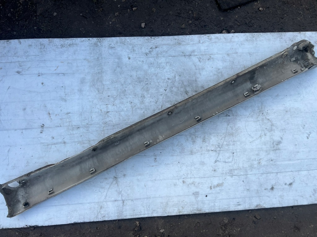 Молдинг накладка поріг права mercedes ml w163 1636900240 Недорого