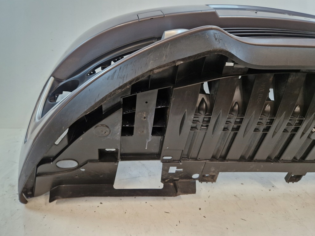 Renault scenic 3 3 рестайлинг  бампер передний перед решётка плита 620222347r Недорого