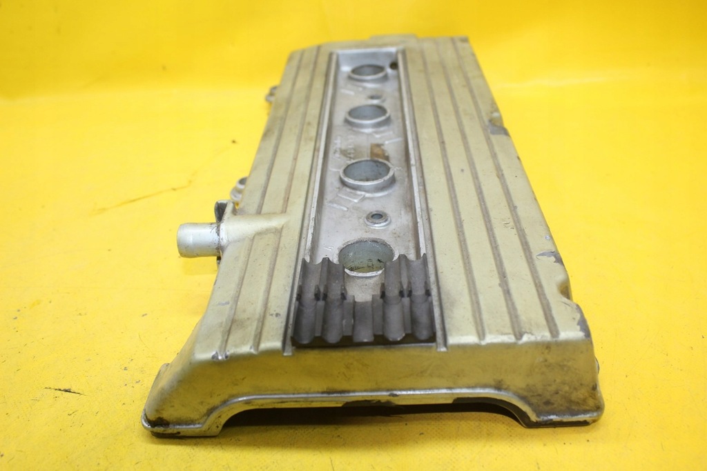 фото №6, Крышка клапанов 077103475d a6 c4 4.2 b