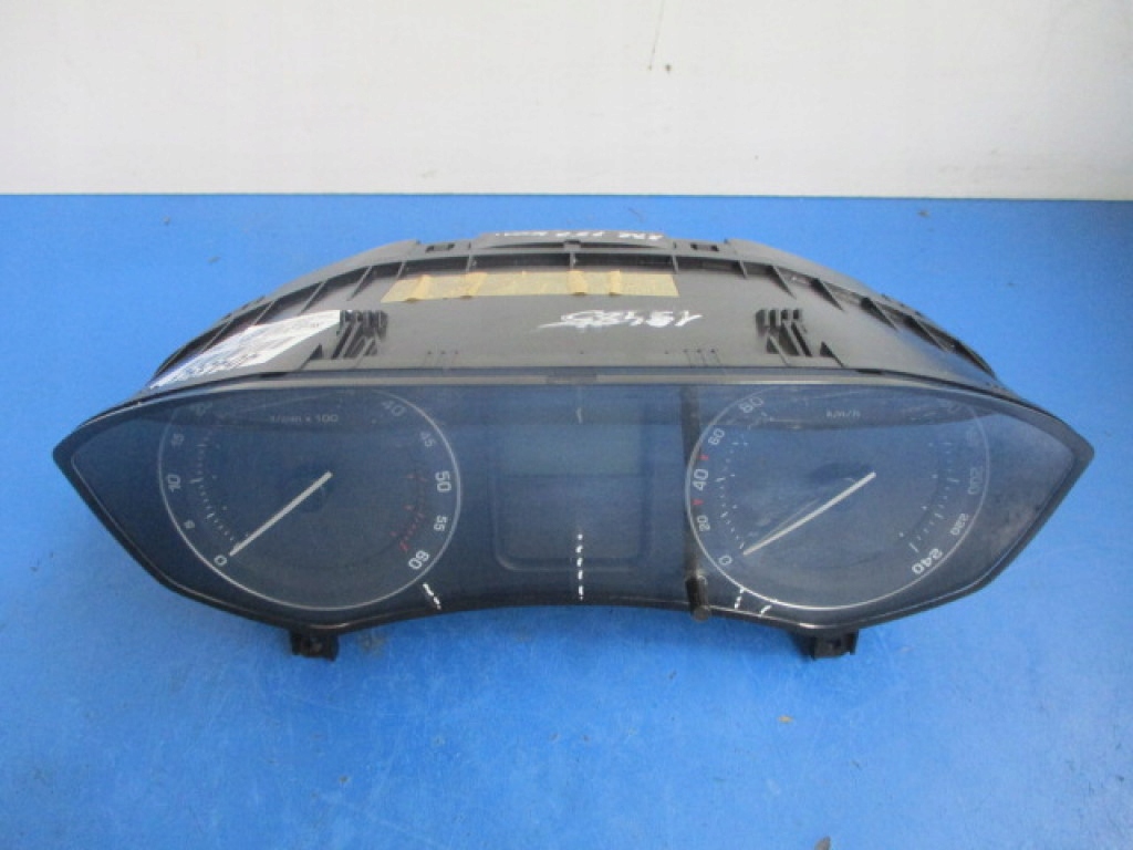 фото №1, Skoda octavia ii дизель счетчик 1z0920802d 272tys km