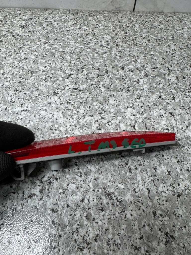 Відбивач бампера лівий задня mazda 3 bm 2013-2017 sedan в Україні