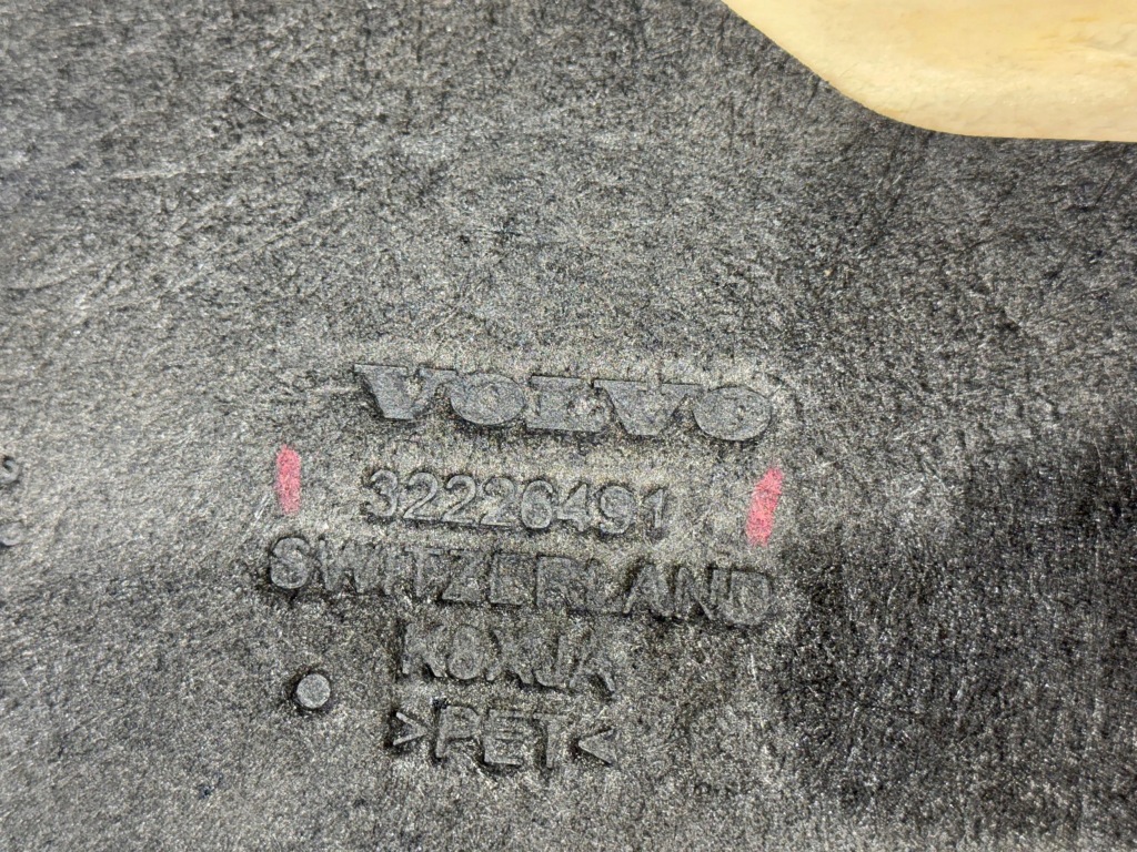 фото №11, Volvo v60 iii 3 18- xc60 ii 2 17- xc90 14- v90 16- плита захист pod двигун